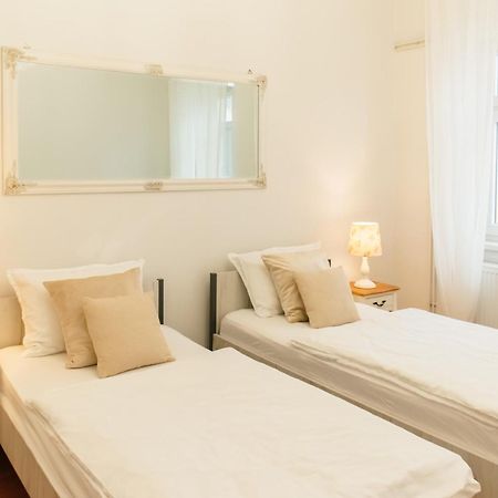 Goodlife Holiday House - Family & Friends Pozega Luaran gambar