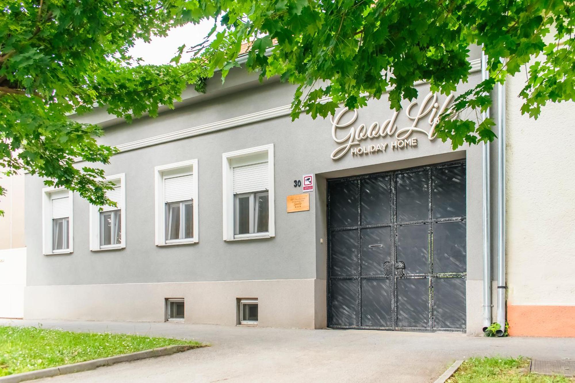 Goodlife Holiday House - Family & Friends Pozega Luaran gambar